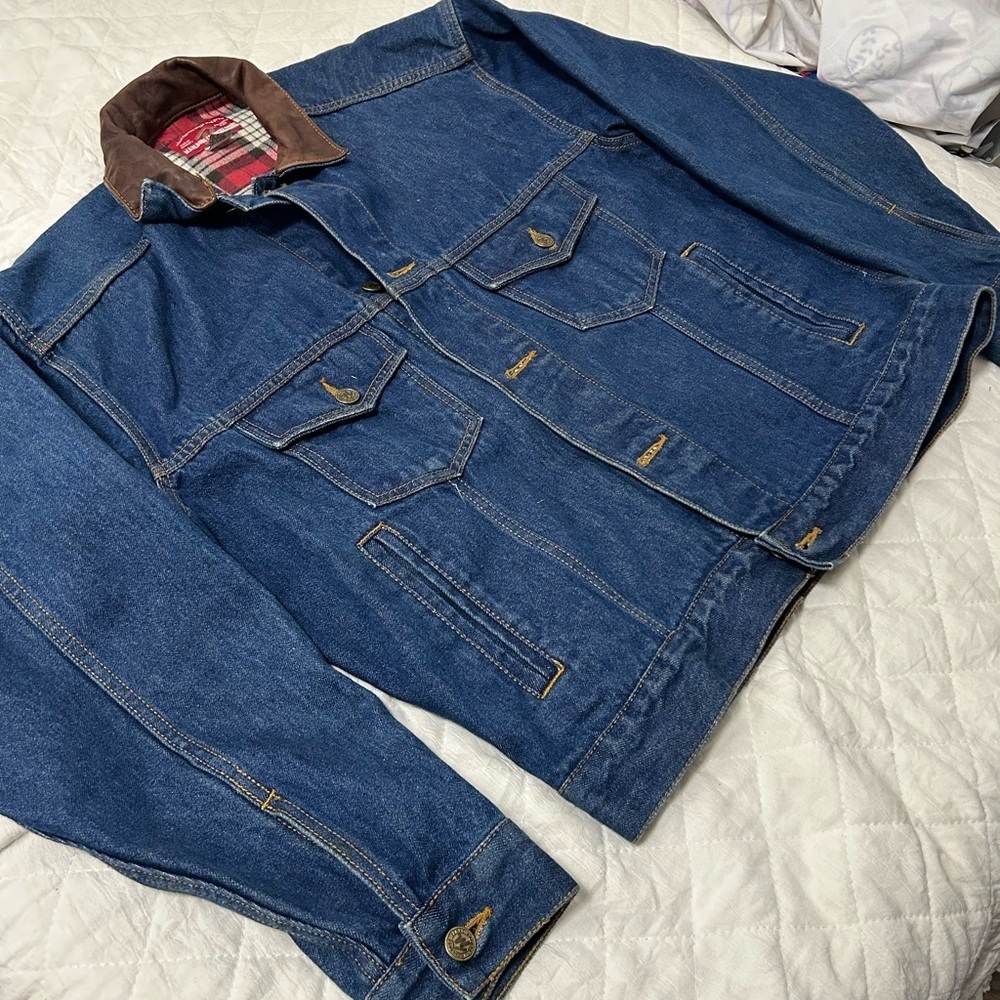 Marlboro Country Store Classic Denim Jacket with Brown leather Collar - Picture 6 of 8